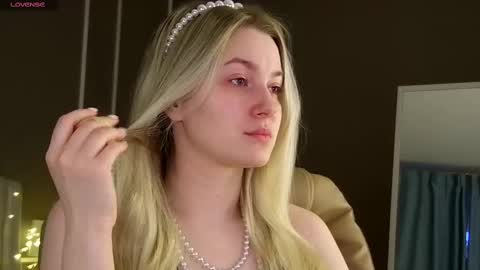 Elina online show from March 8, 1:06 am