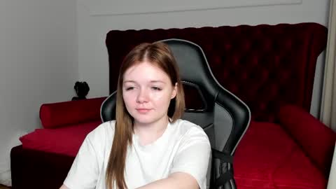 elinavale online show from June 11, 12:32 am