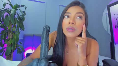 Snapshot of elisa_castrillon chatting on October 8, 8:26 pm Elisa online show from October 8, 8:26 pm