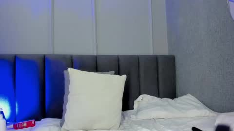 Snapshot of elisa_castrillon chatting on March 9, 9:57 pm Elisa online show from March 9, 9:57 pm