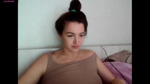 Snapshot of elisa_dove208 chatting on September 26, 6:32 am elisa_dove208 online show from September 26, 6:32 am
