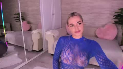 elisabeth_jason online show from July 2, 3:55 am