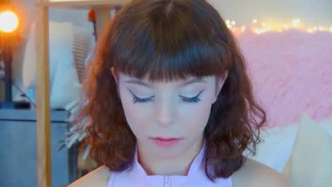 ElisabethDavis online show from November 28, 3:30 pm