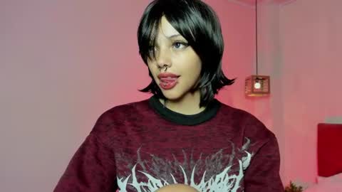 elisabethflores online show from June 22, 7:10 pm