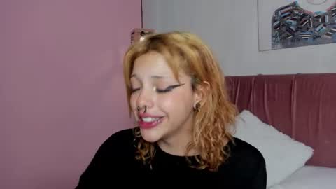 elisabethflores online show from June 25, 5:23 am