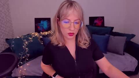 Elisabeth online show from February 17, 8:38 pm