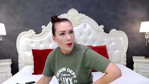 Krissy online show from October 9, 8:31 am