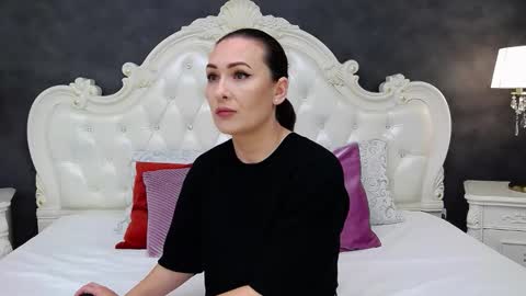 Krissy online show from December 15, 8:43 am