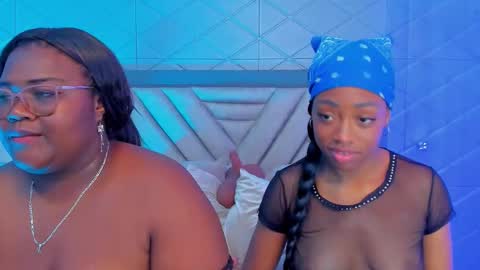 elisabettamonroy online show from November 25, 9:57 pm