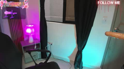 ELISE LEYTON online show from December 17, 6:14 pm