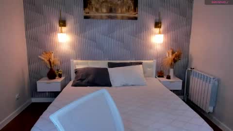 Elise online show from March 21, 1:55 am