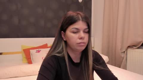 Elly online show from January 6, 8:24 pm