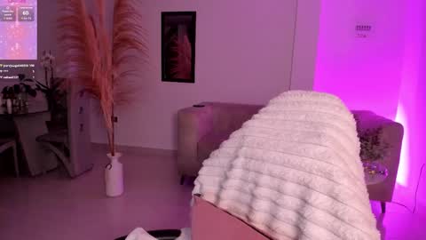 Elissa online show from March 12, 8:07 am