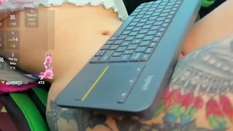 E L I S S A online show from June 11, 3:04 am