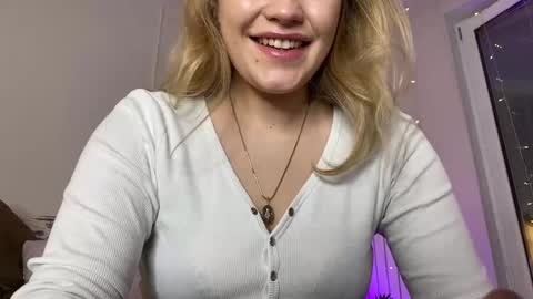 Stephanie online show from December 20, 7:21 pm