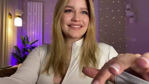 Stephanie online show from February 6, 7:05 pm