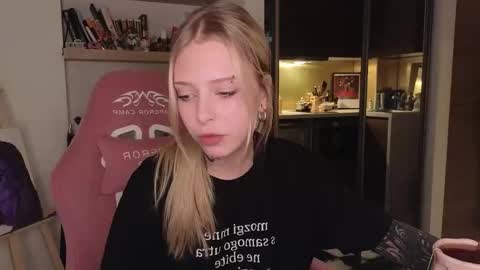 Elizabeth online show from December 15, 6:48 pm