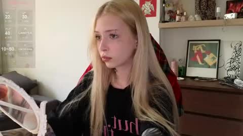 Elizabeth online show from April 22, 12:23 pm