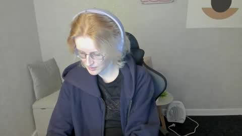 Snapshot of elizabeth_harpper chatting on September 13, 8:17 am Elizabeth online show from September 13, 8:17 am