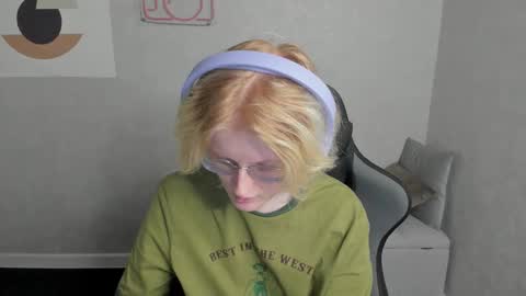 Snapshot of elizabeth_harpper chatting on September 16, 1:18 am Elizabeth online show from September 16, 1:18 am