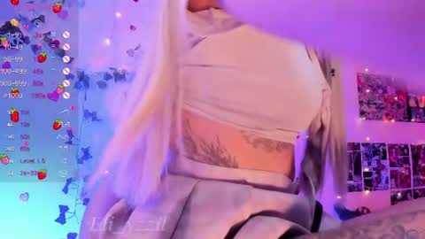    Independent Model online show from June 18, 9:53 pm