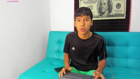 Elizabeth Lamer online show from November 18, 6:49 am