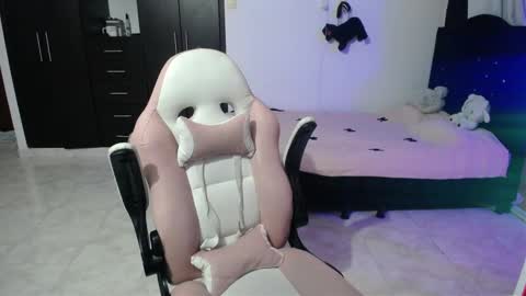 Snapshot of elizabeth_rose02 chatting on October 17, 1:42 am  Elizabeth  online show from October 17, 1:42 am