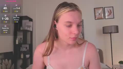 Elizabeth online show from June 22, 1:33 am
