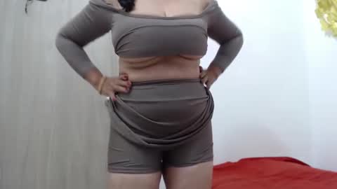 ElizabethMiler online show from March 27, 11:17 pm