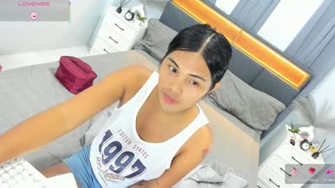 Ella online show from November 18, 8:39 am