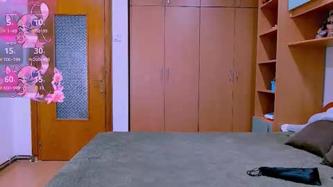 Ella  online show from November 3, 6:47 am