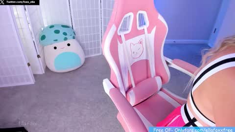 ella_foxx online show from November 17, 7:49 pm