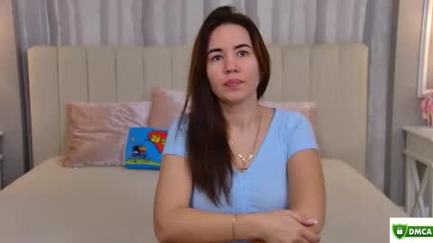 Ella online show from November 10, 4:04 am