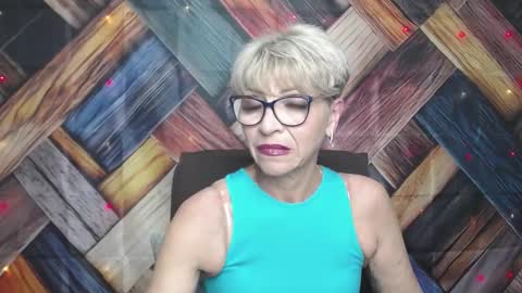 Snapshot of ellabonito chatting on September 17, 5:22 am EllaBonito online show from September 17, 5:22 am
