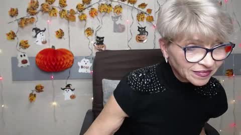 Snapshot of ellabonito chatting on October 22, 5:32 am EllaBonito online show from October 22, 5:32 am
