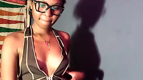 ellah245 online show from June 14, 12:32 am