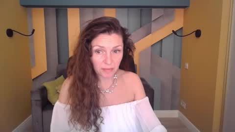 EllaLongs online show from April 1, 1:12 pm