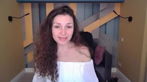 EllaLongs online show from November 22, 3:10 pm