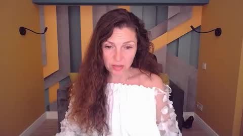 EllaLongs online show from May 22, 11:28 am