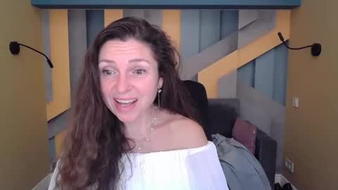 Snapshot of ellalongs chatting on October 12, 12:20 pm EllaLongs online show from October 12, 12:20 pm