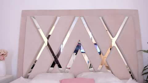 Ella online show from February 11, 12:09 pm