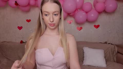 elldiana online show from February 17, 6:45 am