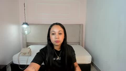 elleadamss online show from June 18, 11:59 am