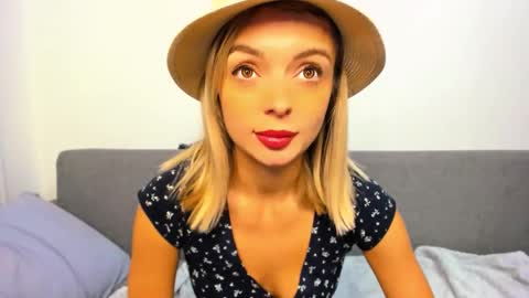 ellen_flow online show from October 14, 10:02 pm