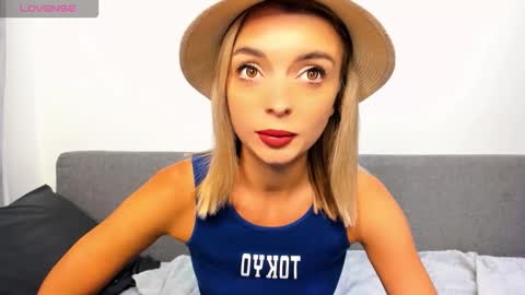 ellen_flow online show from September 22, 9:08 pm