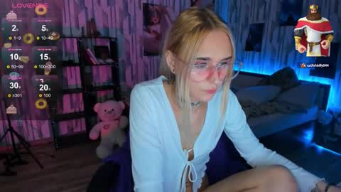 Snapshot of elli_26 chatting on March 10, 6:12 pm Ellie online show from March 10, 6:12 pm