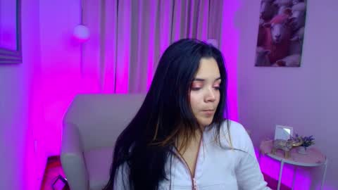elli_snow online show from November 26, 3:37 am