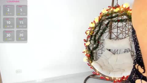 elli_taylor_ online show from November 29, 2:52 am