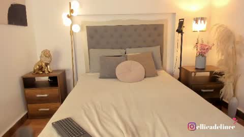 ellieadeline online show from June 13, 4:45 am