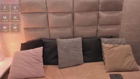ellieadeline online show from June 23, 4:09 am
